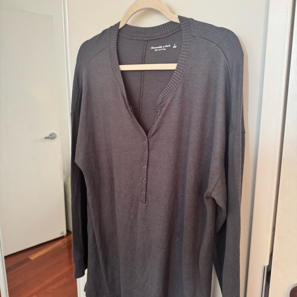ABERCROMBIE charcoal soft AF cozy long sleeve Henley - Picture 3 of 4